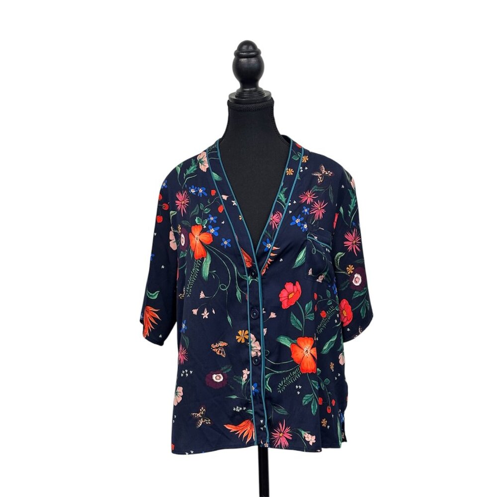 Room Service Colorful Short-Sleeve Pajama-Style Blouse | Size Large | Excellent